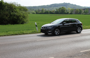 Seat Leon 1.4 TSI en el carril de adelantamiento