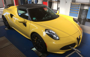 El lenguaje de diseño clásico se encuentra con despojos de alta tecnología - Alfa 4C